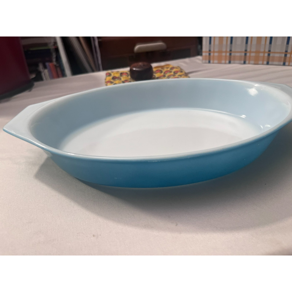 Vintage Pyrex 12.5 inch Turquoise Blue Casserole Baking Dish 1 1/2 qt.